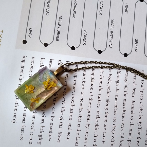 One of a kind handmade pressed wildflower necklace - Picture 2 of 6